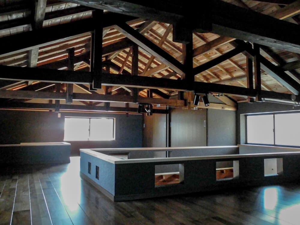 山梨県南巨摩郡富士川町 木造2階建て住宅吹き抜け