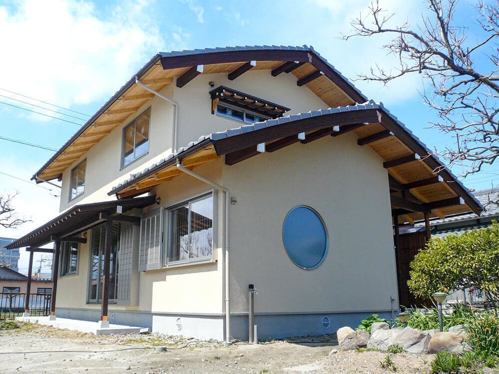 中央市 木造2階建て住宅外観