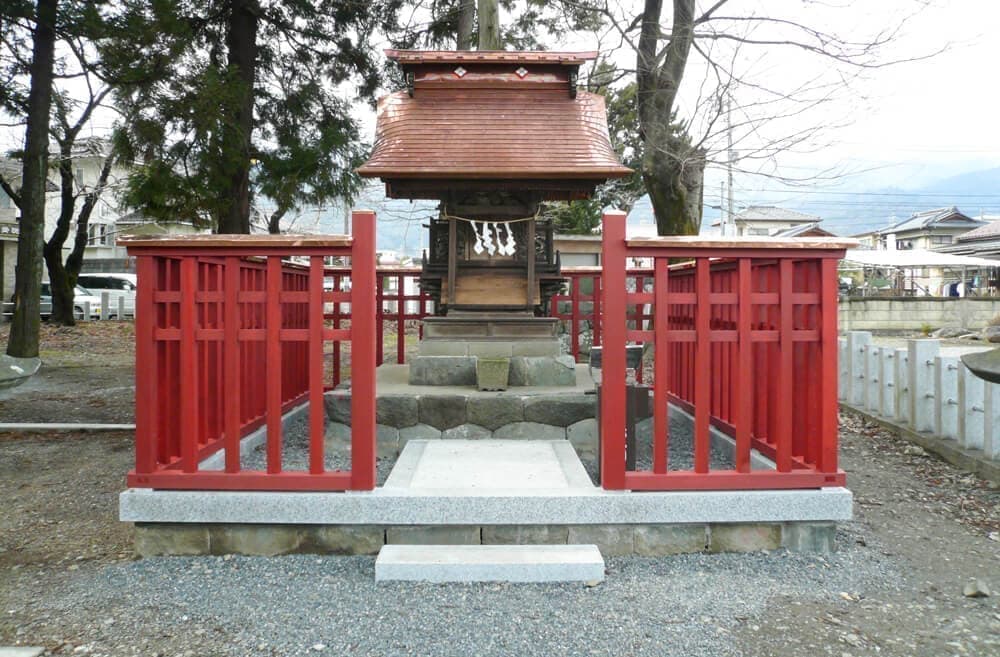 白山神社　玉垣、小宮の屋根修復